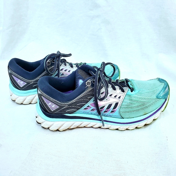 brooks leather running shoes